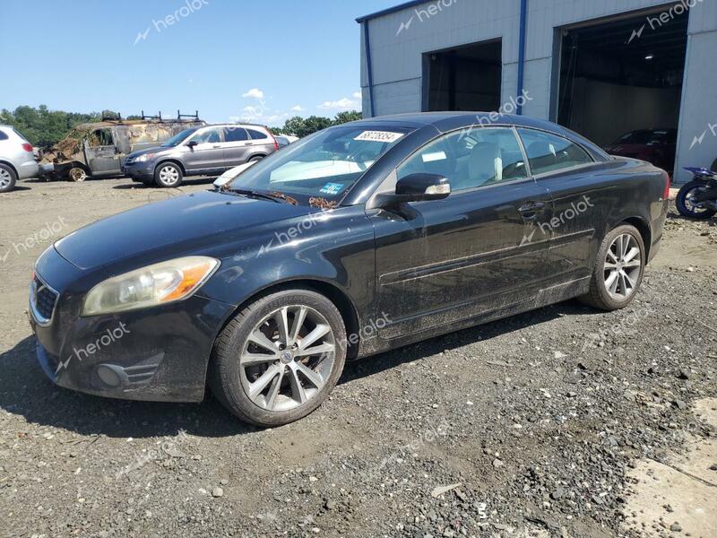 VOLVO C70 T5 2011 black  gas YV1672MC6BJ108636 photo #1