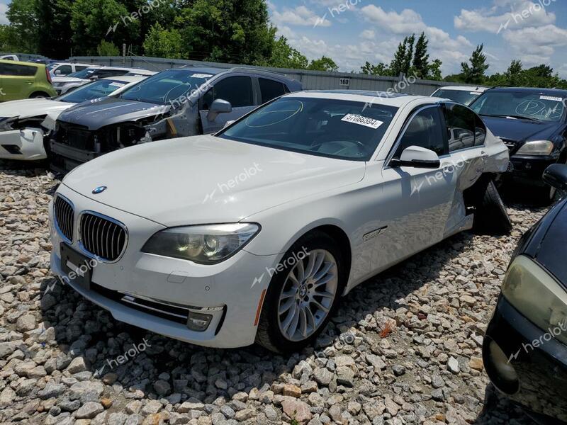 BMW 740 LXI 2013 white sedan 4d gas WBAYF4C58DD127459 photo #1