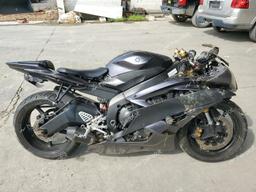 YAMAHA YZFR6 L 2007 gray  gas JYARJ12E67A020921 photo #2