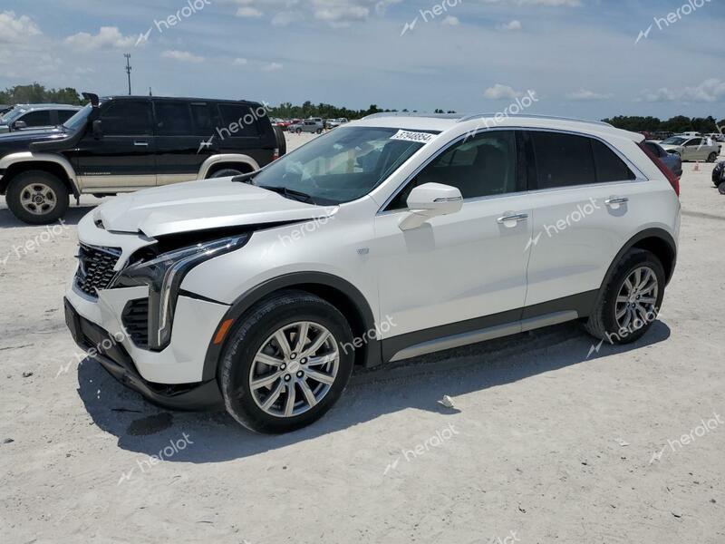 CADILLAC XT4 PREMIU 2021 white  gas 1GYFZDR43MF000486 photo #1