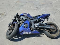 YAMAHA YZFR6 L 2005 blue  gas JYARJ06E65A020953 photo #4