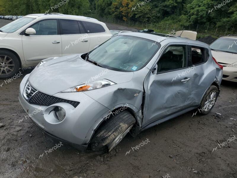 NISSAN JUKE S 2014 silver  gas JN8AF5MV9ET359895 photo #1