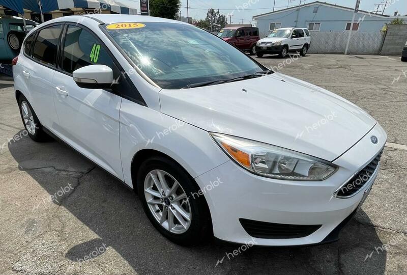 FORD FOCUS SE 2015 white hatchbac gas 1FADP3K23FL301209 photo #1