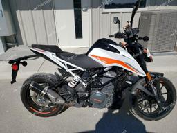 KTM 390 DUKE 2022 white  gas MD2JPJ40XNC235988 photo #2