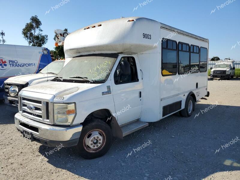 FORD ECONOLINE 2008 white cutaway gas 1FD4E45S18DB52065 photo #1