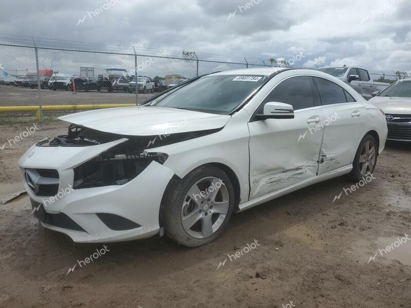 MERCEDES-BENZ CLA 250 2015 white sedan 4d gas WDDSJ4EB0FN162185 photo #1