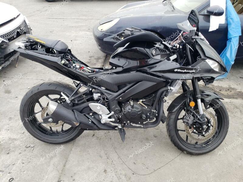 YAMAHA YZFR3 A 2023 black  gas MH3RH18Y7PK013540 photo #1