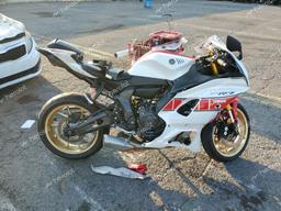 YAMAHA YZFR7 2022 white  gas JYARM38E8NA003514 photo #2