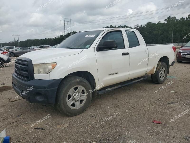 TOYOTA TUNDRA DOU 2013 white crew pic gas 5TFRM5F11DX063629 photo #1