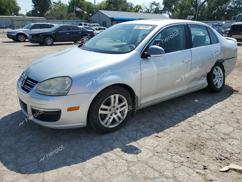 VOLKSWAGEN JETTA WOLF 2007 silver  gas 3VWEF71K87M080312 photo #1