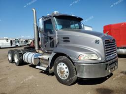 MACK 600 CXU600 2014 gray tractor diesel 1M1AW07Y0EM036415 photo #2