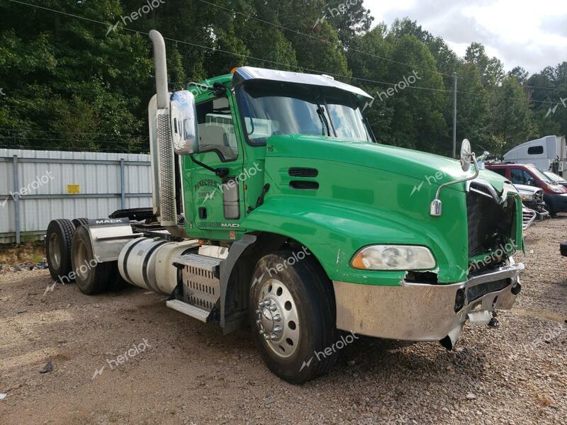 MACK 600 CXU600 2012 green tractor diesel 1M1AW09Y7CM019234 photo #1