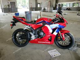 HONDA CBR600 RR 2022 red  gas JH2PC40J8NK800277 photo #2