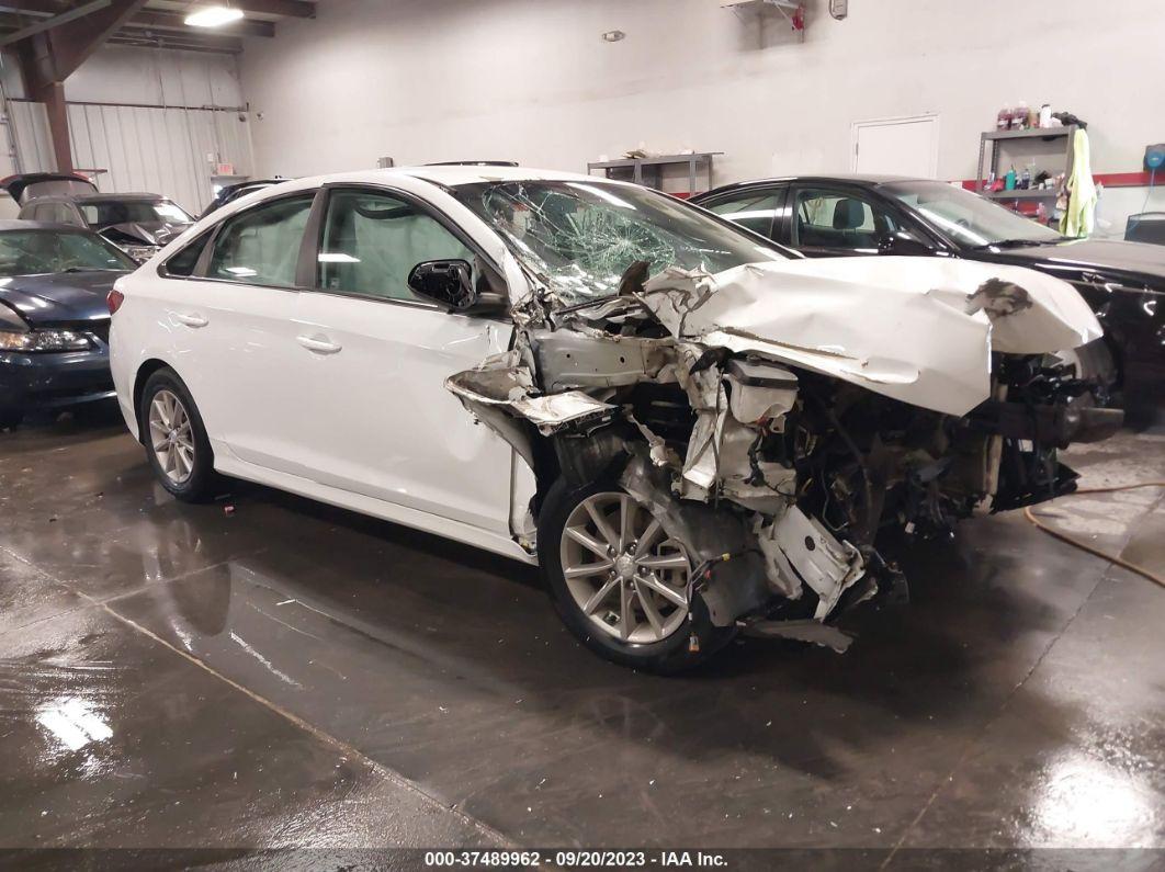 2018 HYUNDAI SONATA SE White  Gasoline 5NPE24AF0JH602282 photo #1