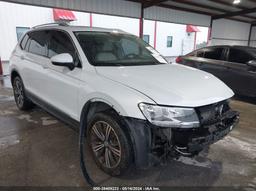 2018 VOLKSWAGEN TIGUAN 2.0T SE/2.0T SEL Gray  Gasoline 3VV3B7AX3JM017872 photo #2