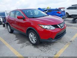 2018 NISSAN ROGUE SPORT S Red  Gasoline JN1BJ1CP2JW189367 photo #2