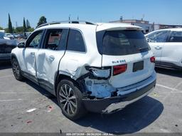 2022 MERCEDES-BENZ GLB 250 4MATIC White  Gasoline W1N4M4HB0NW180466 photo #4