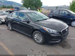 2017 HYUNDAI SONATA HYBRID SE Black  Hybrid KMHE24L38HA076970 photo #2