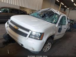 2013 CHEVROLET SUBURBAN 1500 LTZ White  Flexible Fuel 1GNSKKE71DR215433 photo #3