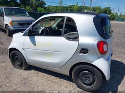 2017 SMART FORTWO PASSION/PRIME/PROXY/PURE White  Gasoline WMEFJ5DA7HK170574 photo #4