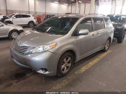 2017 TOYOTA SIENNA LE 8 PASSENGER Silver  Gasoline 5TDKZ3DC3HS830808 photo #3