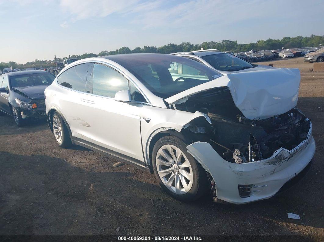 2020 TESLA MODEL X LONG RANGE DUAL MOTOR ALL-WHEEL DRIVE/LONG RANGE PLUS DUAL MOTOR ALL-WHEEL DRIVE White  Electric 5YJXCDE24LF242609 photo #1