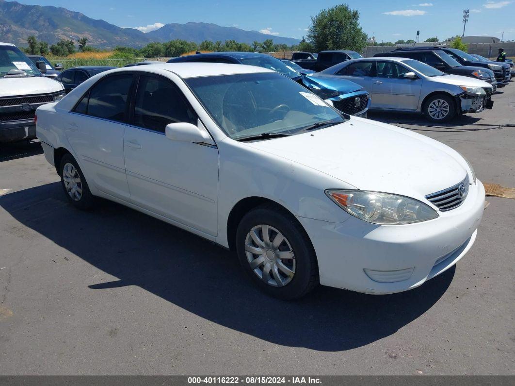 2005 TOYOTA CAMRY LE White  Gasoline JTDBE32K953024281 photo #1