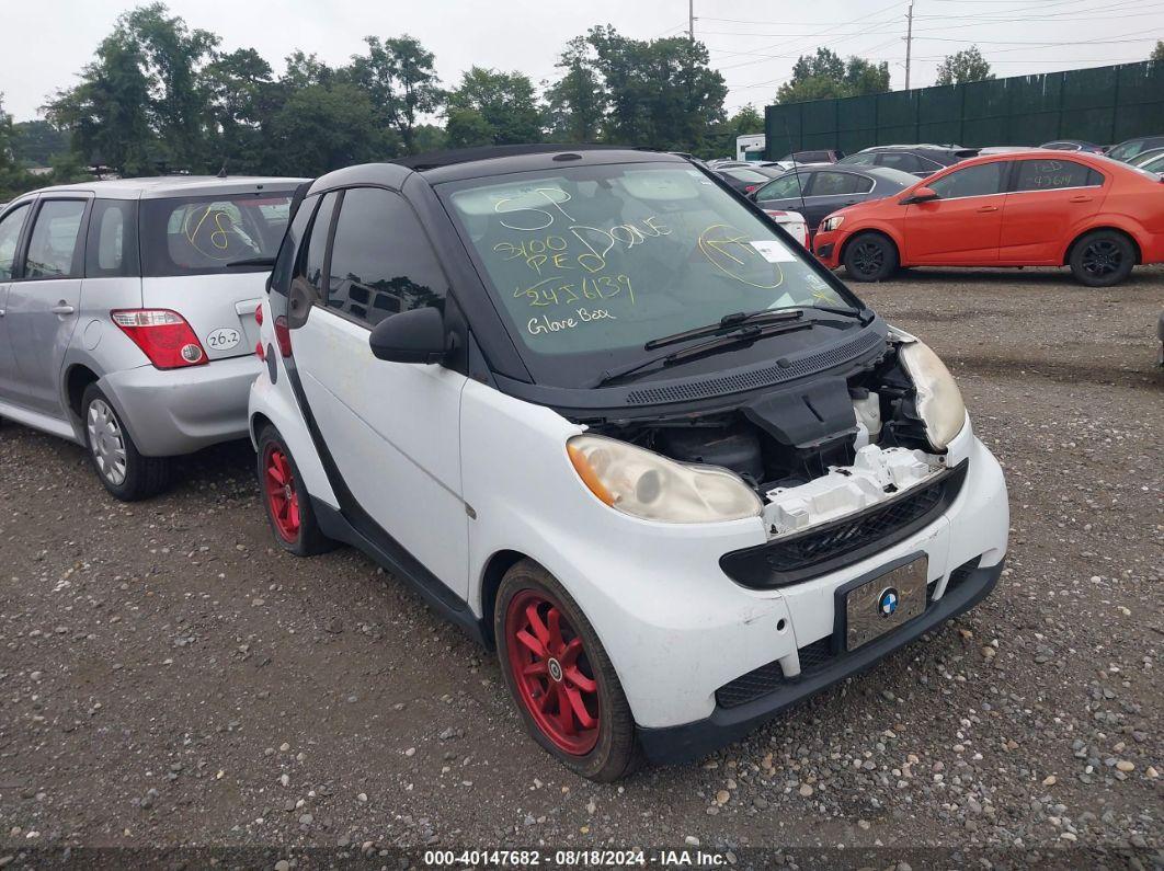 2010 SMART FORTWO PASSION White  Gasoline WMEEK3BA1AK346847 photo #1